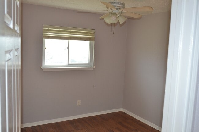 Building Photo - 22527 Market Square Ln