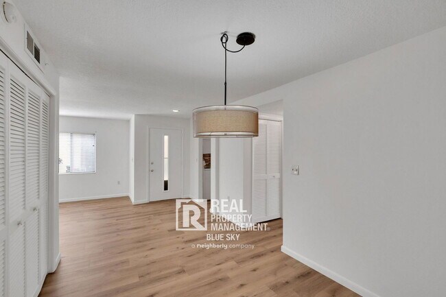 Building Photo - 3924 Lighthouse Way