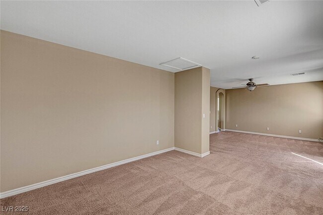 Building Photo - 1332 Dream Valley St