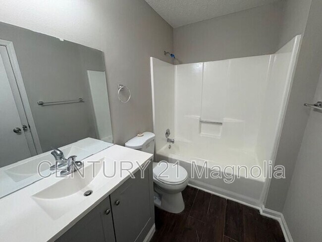 Building Photo - 3909 Almon Dr