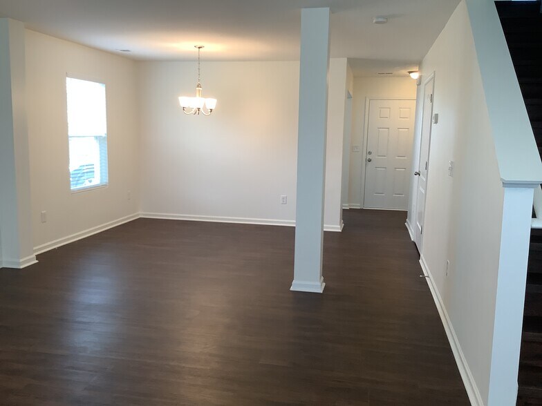 Building Photo - 36 Jones Creek Cir