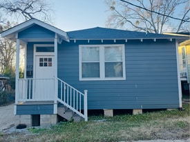 Building Photo - 860 France St