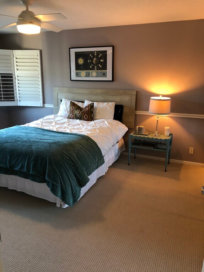 Back bedroom - 2131 E 1st St