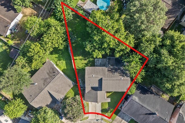 Building Photo - 13930 New Village Ln