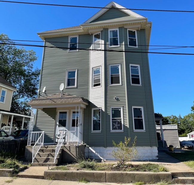 Building Photo - 73 Fairview Ave
