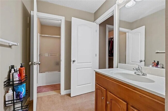 Building Photo - 9001 SW Gala Dr