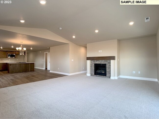 Building Photo - A Must see Hermiston Home!!