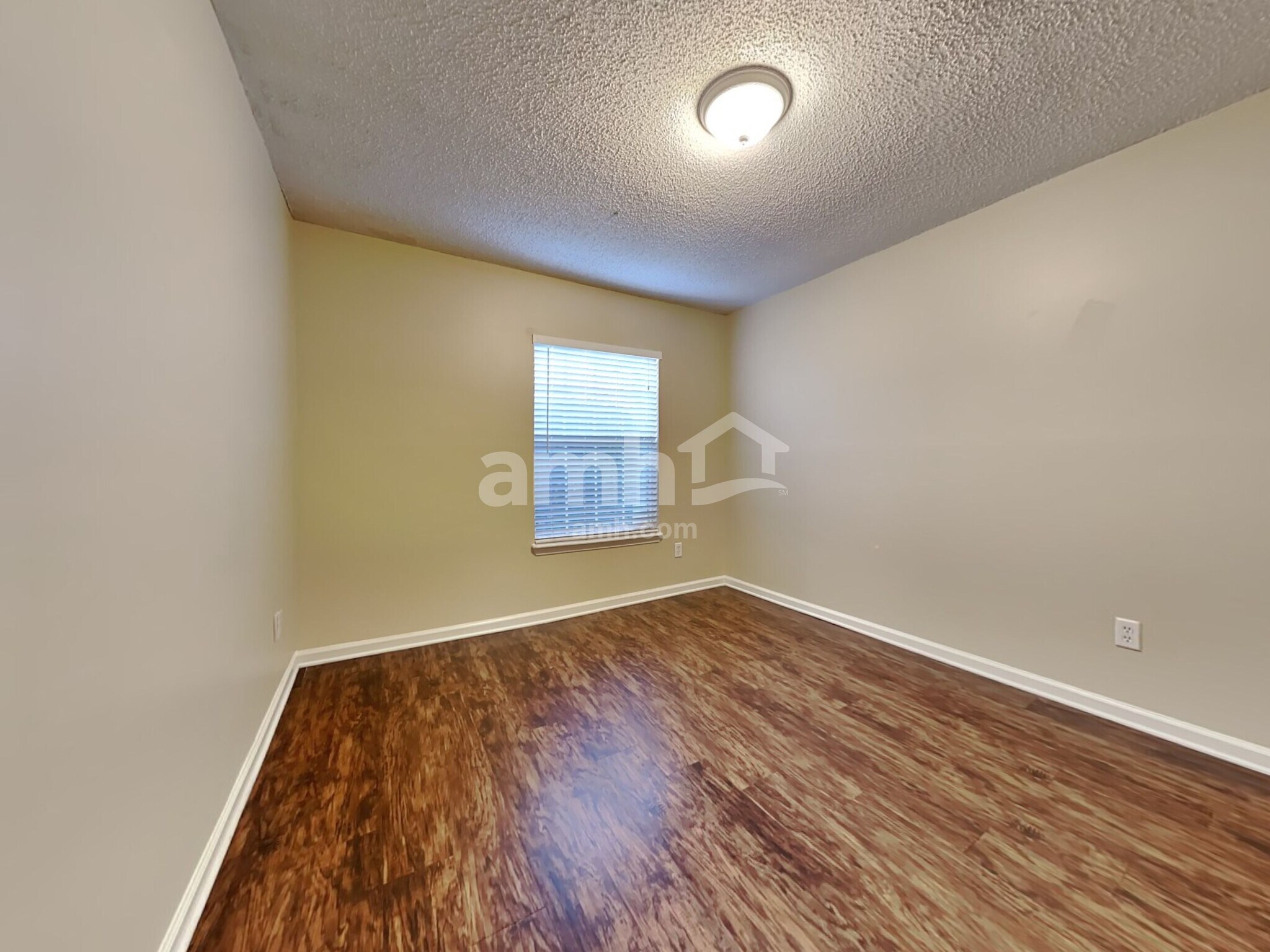 Building Photo - 530 Fallen Timbers Dr