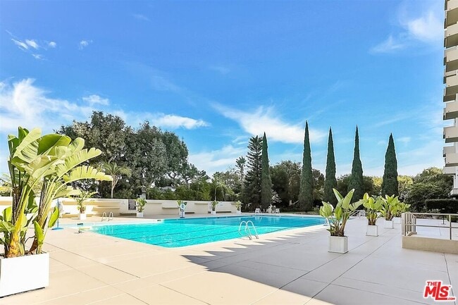 Building Photo - 2160 Century Park E