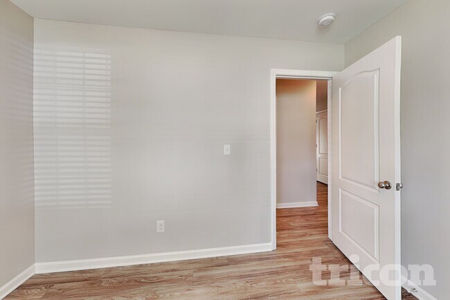 Building Photo - 6235 Leslie Drive