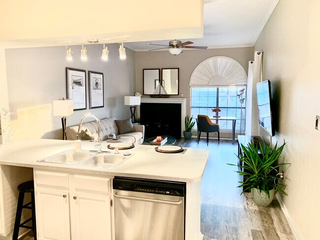 Building Photo - 305 Henry M Chandler Dr