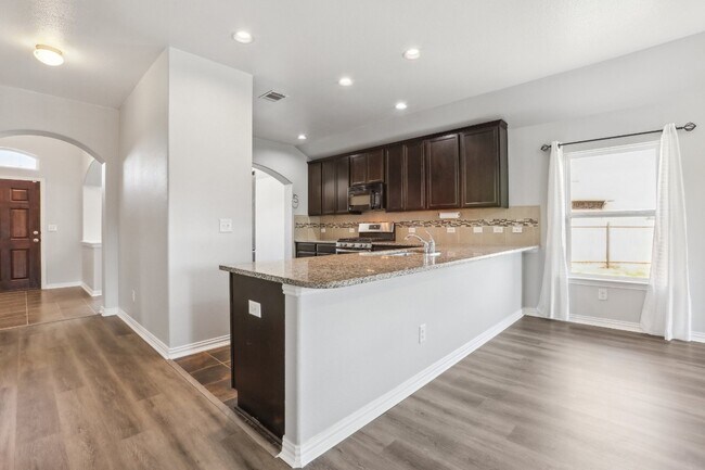 Building Photo - 1218 Rhonda Cove