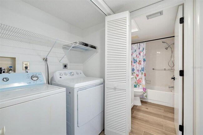 Building Photo - 218 Caryl Way