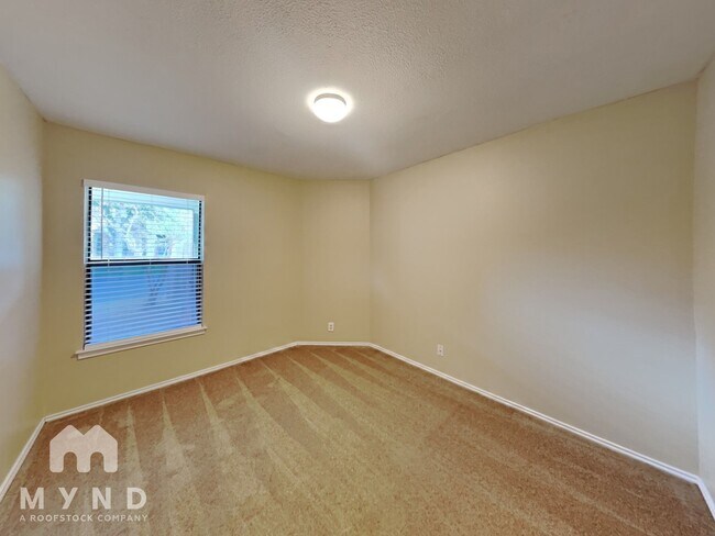 Building Photo - 3403 Shallow Grove
