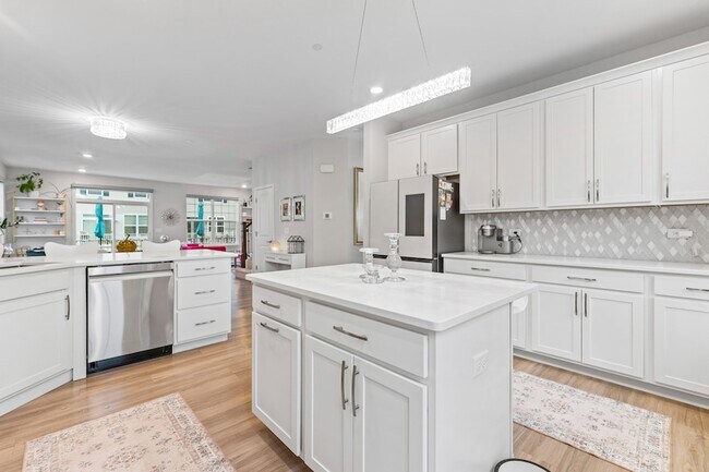 Building Photo - 1627 Sager Way