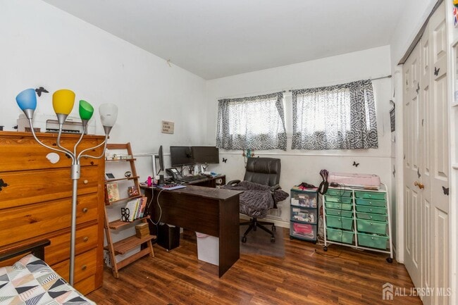 Building Photo - 332 Ernston Rd