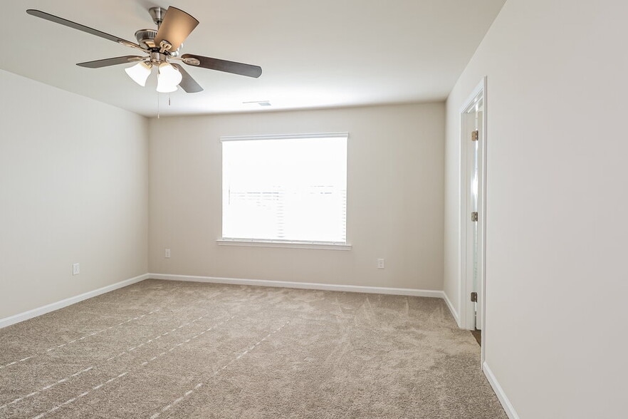 Building Photo - 1613 Swallow Tail Dr