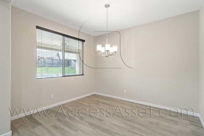 Building Photo - Stunning  Two-Story 4 Bed/3 Bath Home in B...
