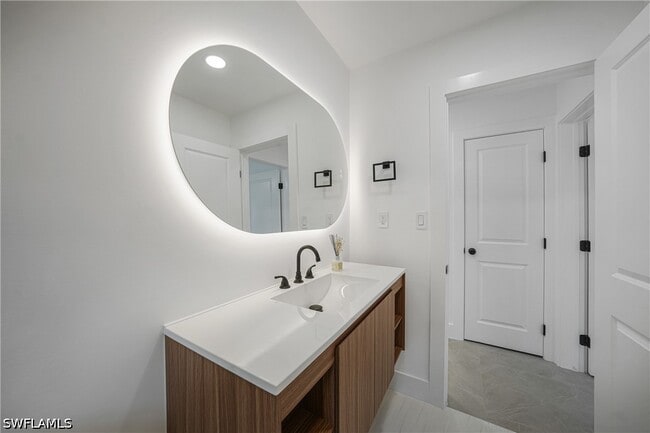 Building Photo - 27381 Voyageur Dr