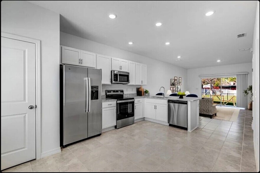 Building Photo - 7278 Sabal Ter