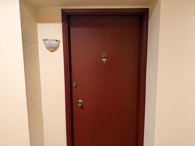 Building Photo - 200 Elm St