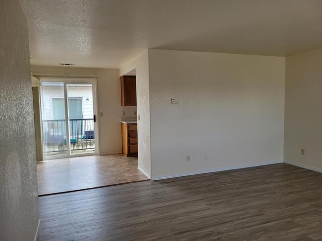 Building Photo - 1852 Medart Ln