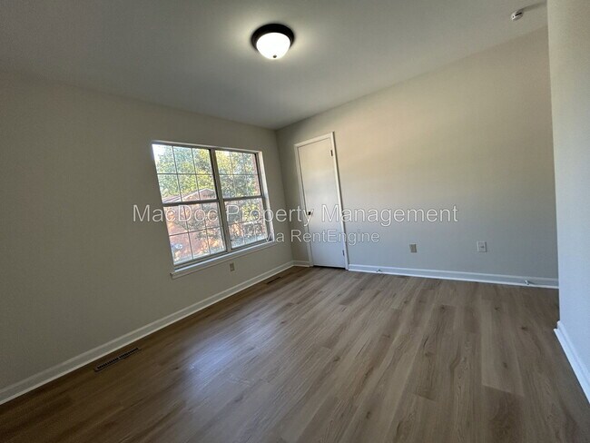 Building Photo - 16134 Clarence Ct