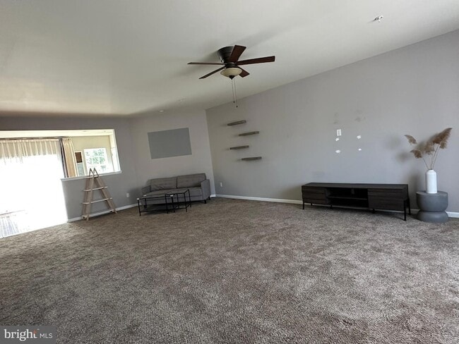 Building Photo - 525 S Twin Lakes Blvd