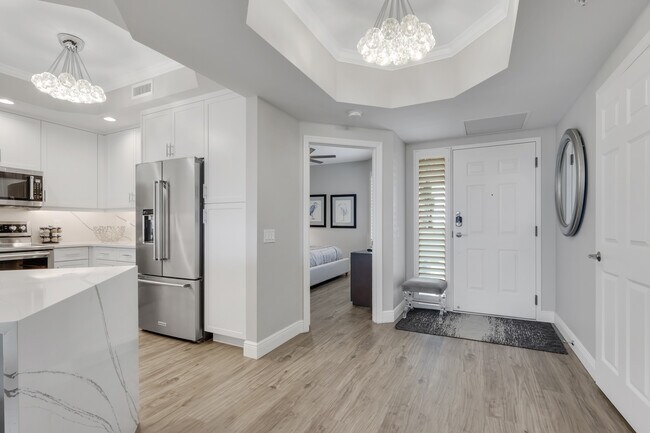 Building Photo - 420 Cove Tower Dr