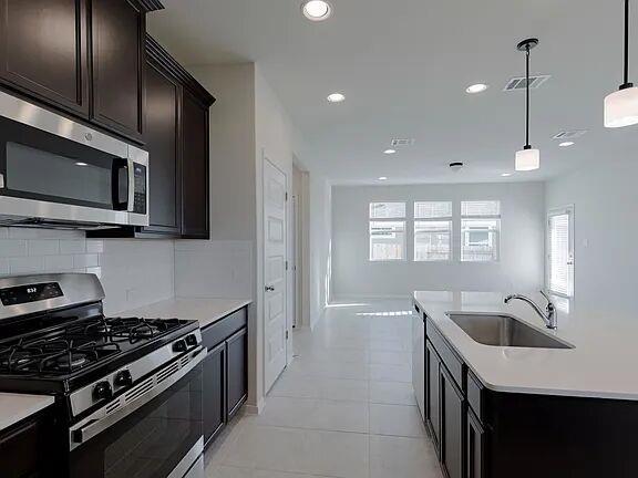 Building Photo - 229 Gray Wolf Dr