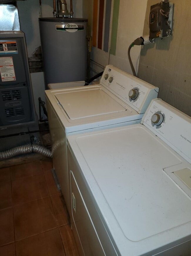 Building Photo - 806 Roosevelt St