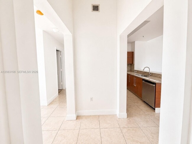 Building Photo - 2681 N Flamingo Rd