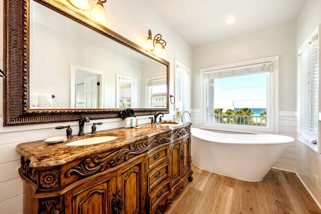 Building Photo - 2825 Scenic Hwy 98