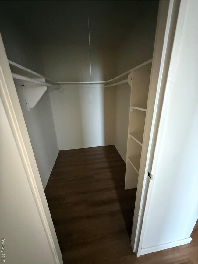 Building Photo - 190 1st St