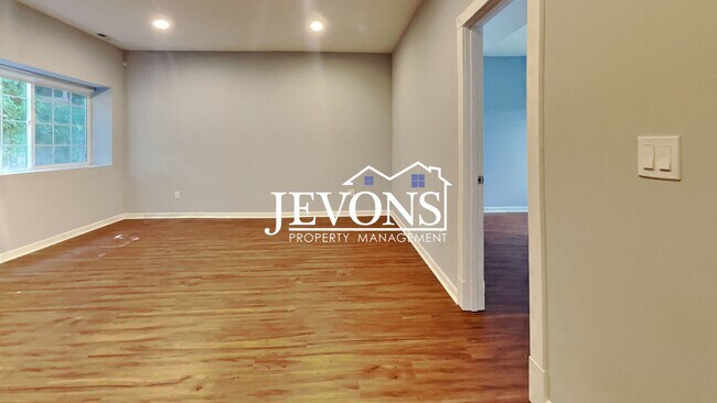 Building Photo - Discover this charming ADU near Golden Gardens Park and entertainment!