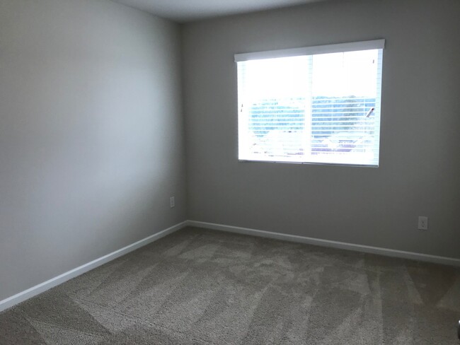 Building Photo - BRAND NEW HOME! Within 5 Minutes of Three ...