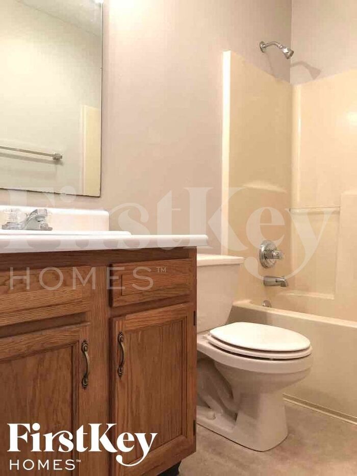 Building Photo - 903 Washington Cove Way