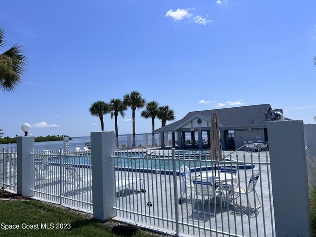 Building Photo - 7240 US-1