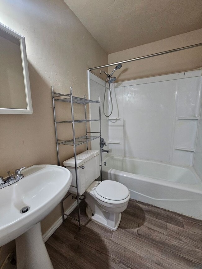 Building Photo - (3) Bed/(1) Bath Core Norman Rental Avail ...