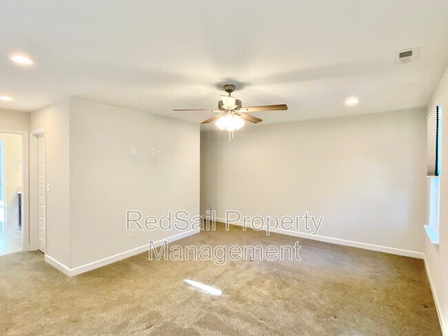 Building Photo - 2758 McKann Ave