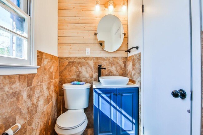 Building Photo - PRE-LEASING: Beautifully Updated 3 Bedroom Home