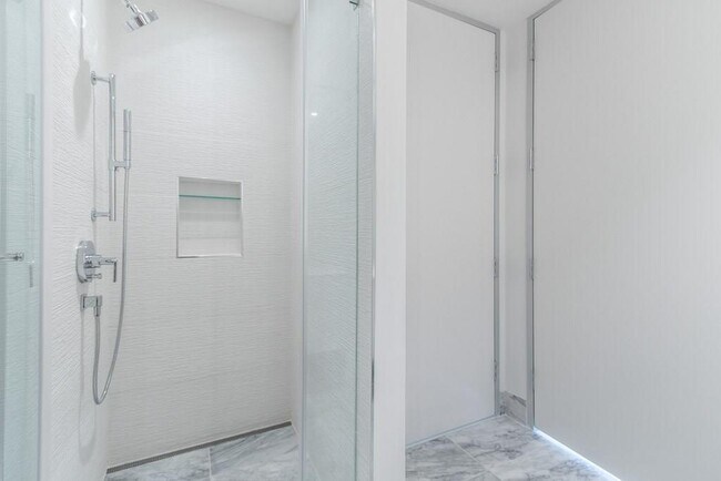 Building Photo - 301 West Ave