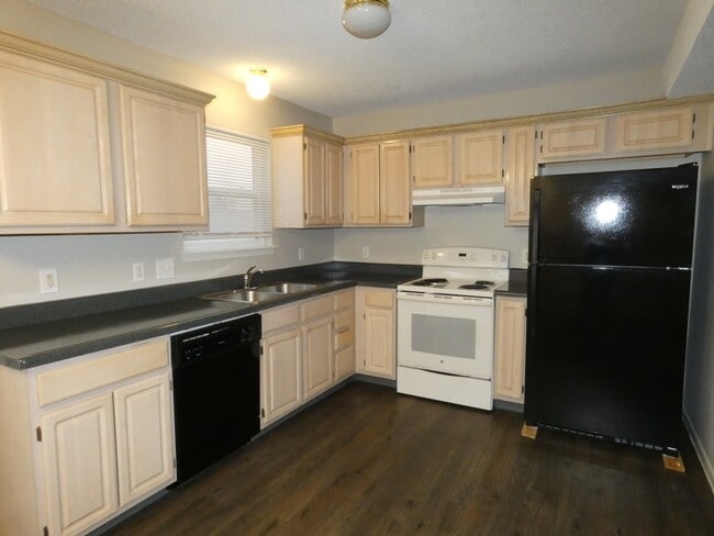 Building Photo - 10615 N Locust Ct