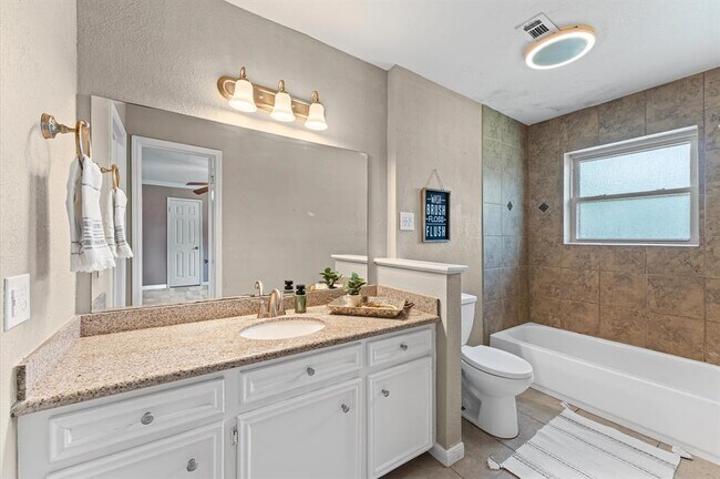 Building Photo - 427 Whitecap Dr