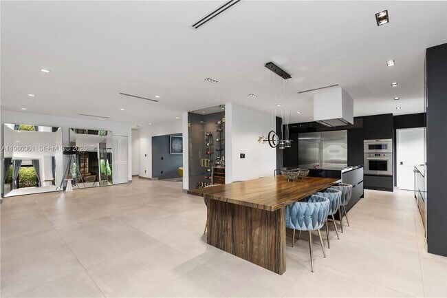 Building Photo - 63 SW 31st Rd