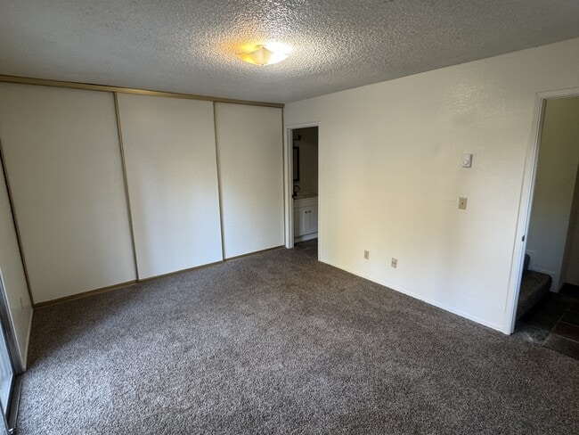 Building Photo - 1109 Sierra Blvd