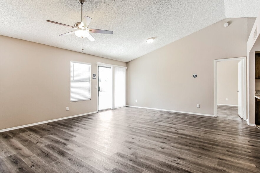 Building Photo - 4755 W Oraibi Dr