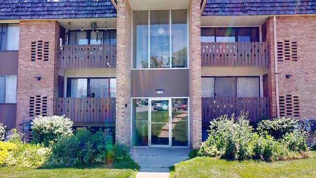 Building Photo - 2108 Pauline Blvd