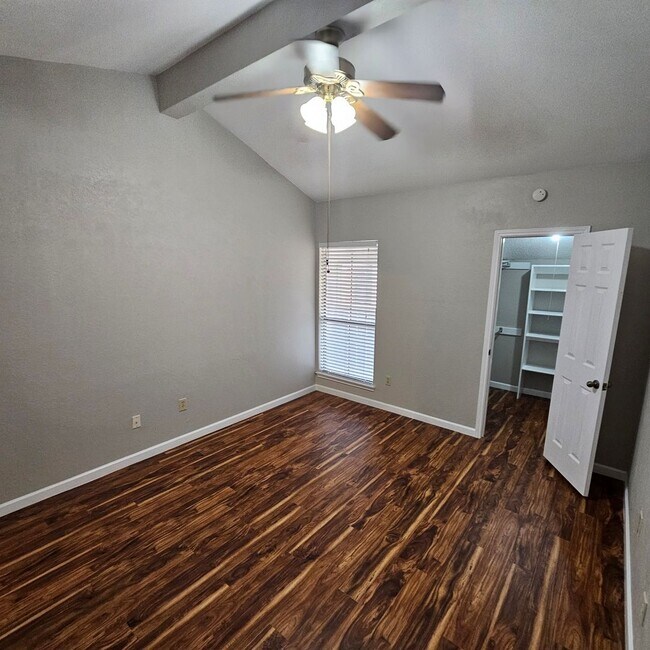 Building Photo - 9600 ROYAL
