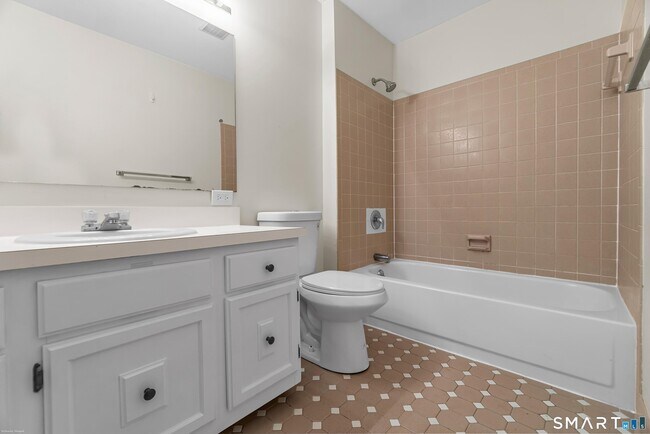 Building Photo - 4023 Park Ave